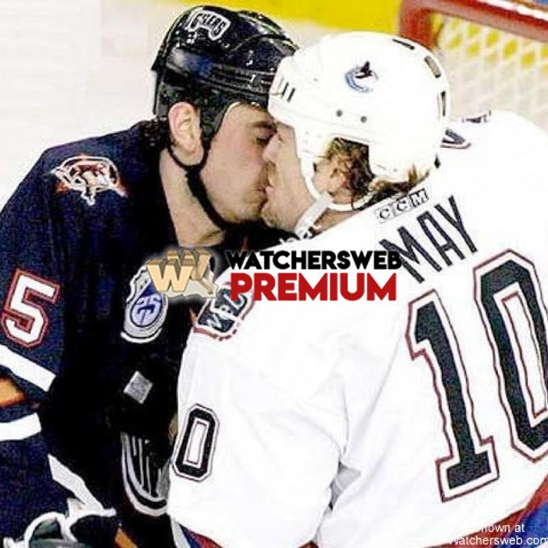 Perfect Timed Pics #21 - p - Tom - Canada