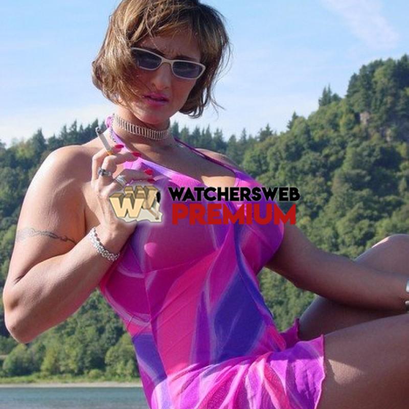 Busty Corina By The Lake - USA