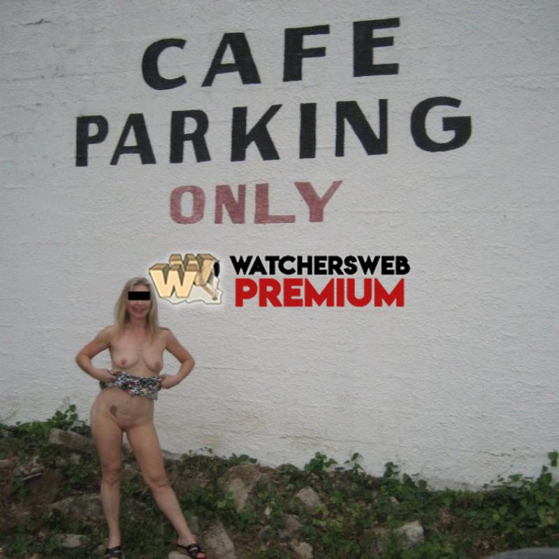 Lynn Exposed In Public - USA