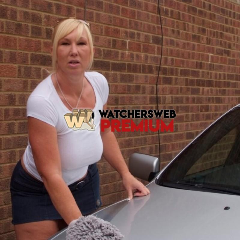 Melody Carwash MILF - UK