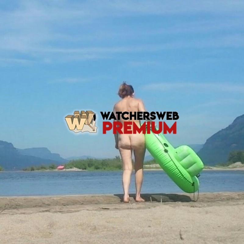 Awesome Granny Beach Shots - USA