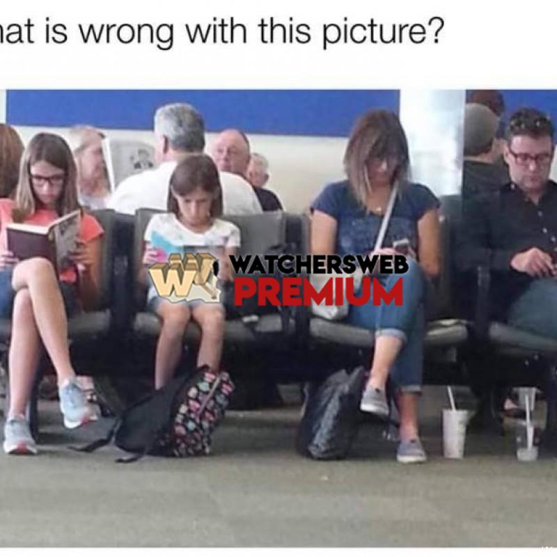 Something Is Wrong Here - p - Monique, QLD - Australia