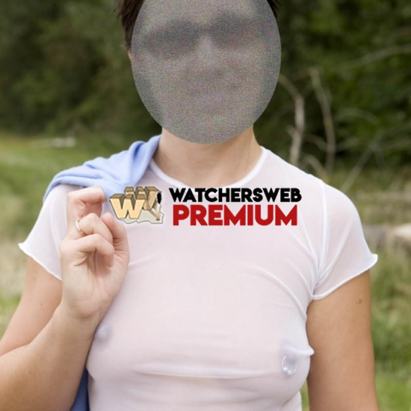 Braless & Naked In Public - UK