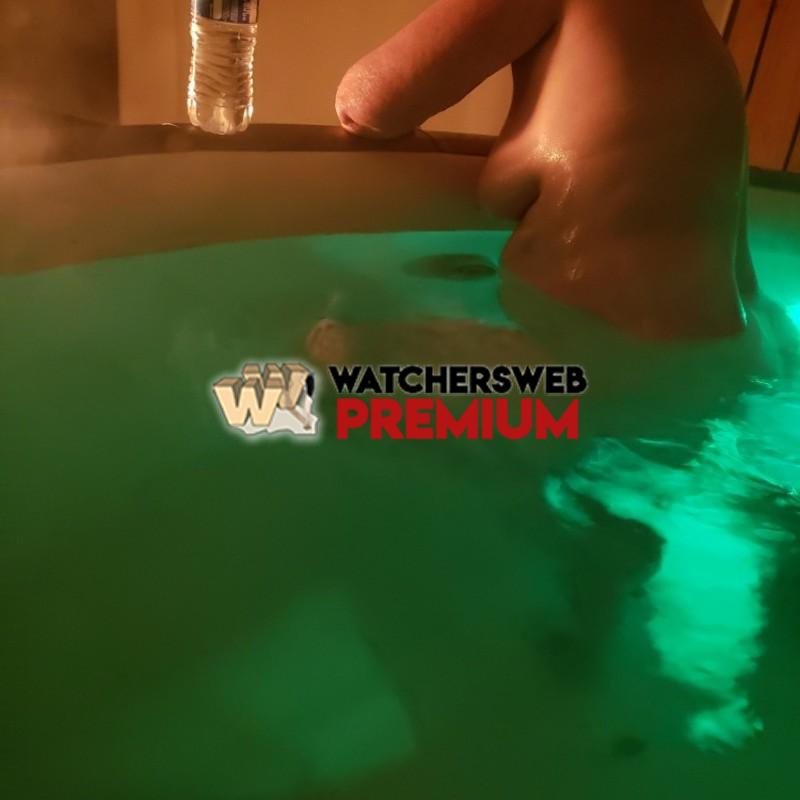 Hot Tub - Backyard (USA)