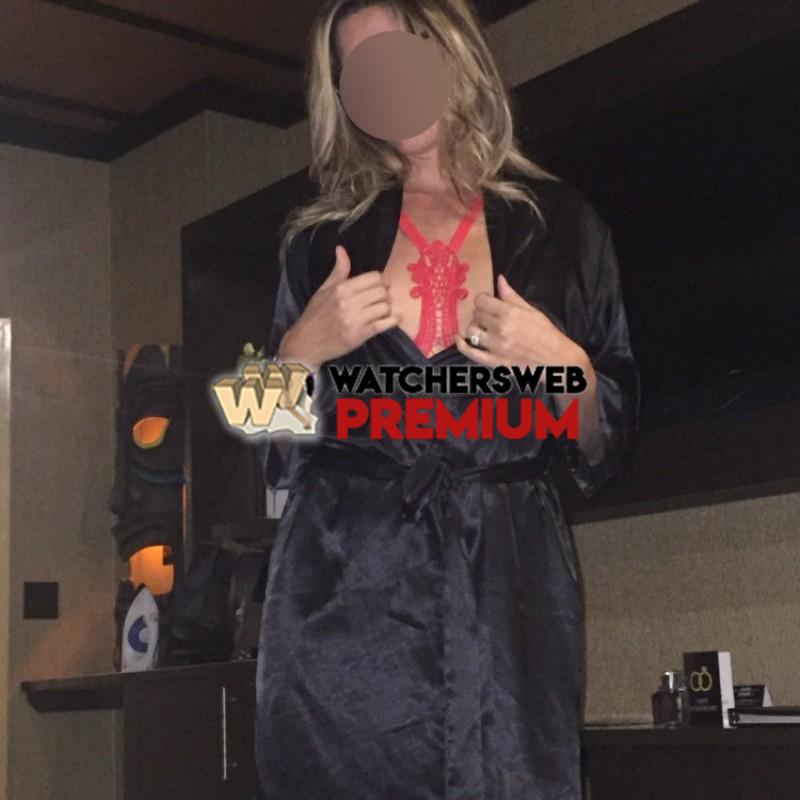 Elastic Outfit Fun - Canada