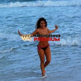 Hotlittlerobin ~ Playing On The Beach - Florida, USA