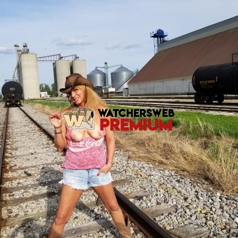 Daizy Layne Loves Trains! - Indiana, USA