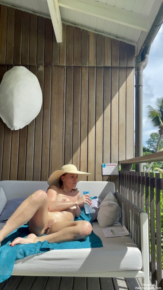 Sophie Naked Outside #4