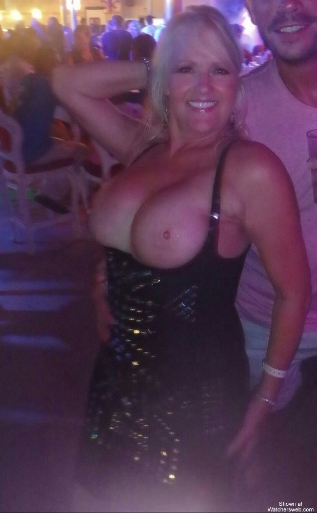 Halle & Alana In Mexico #1