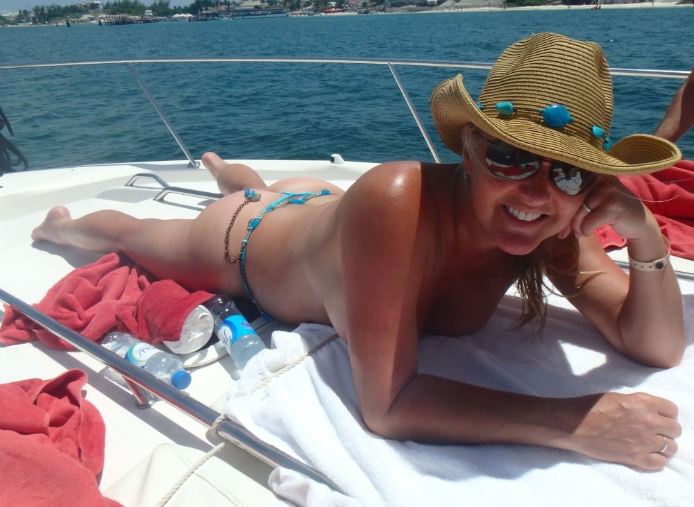 Halle In Mexico 2 #5