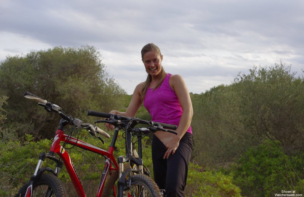 Gold Coast Milf Outdoors #4