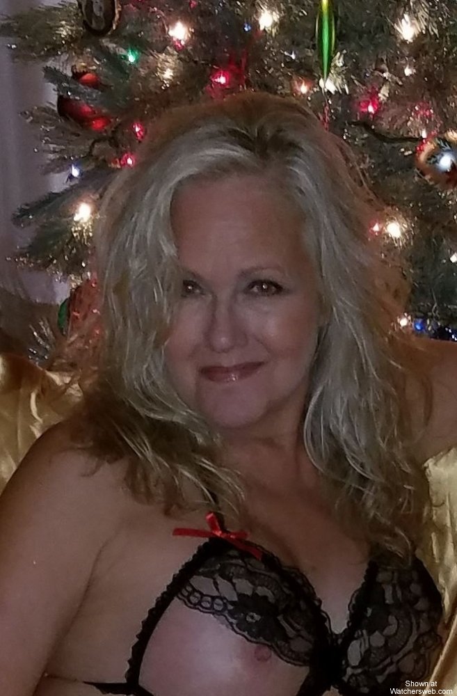 Halle's Christmas Day 2016 #4